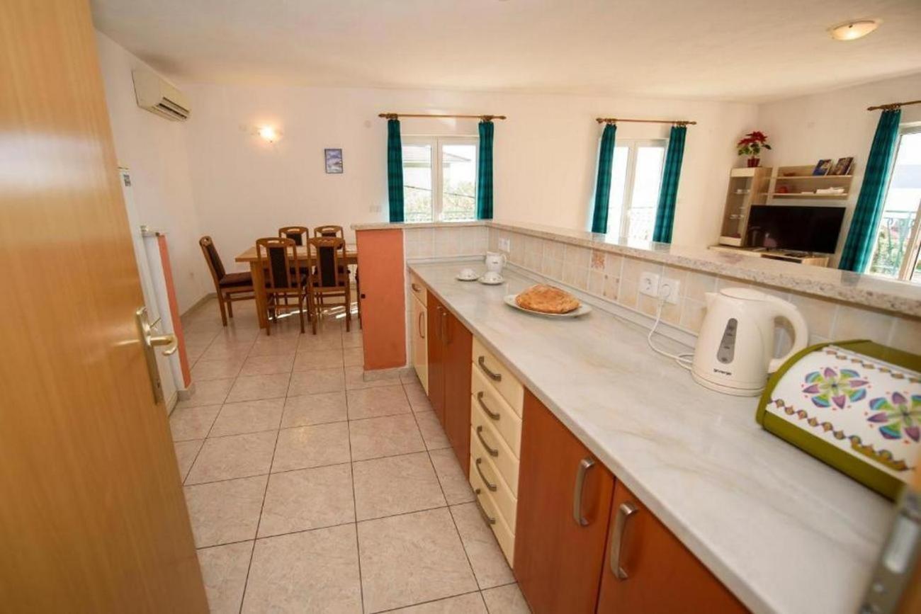 Apartments By The Sea Suhi Potok, Omis - 14555 Jesenice  Rom bilde