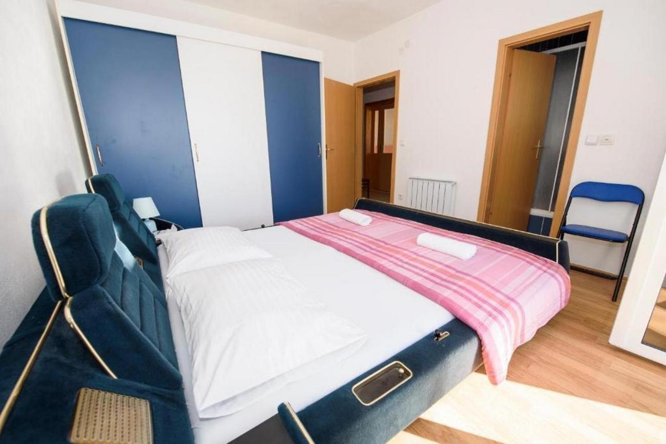Apartments By The Sea Suhi Potok, Omis - 14555 Jesenice  Rom bilde